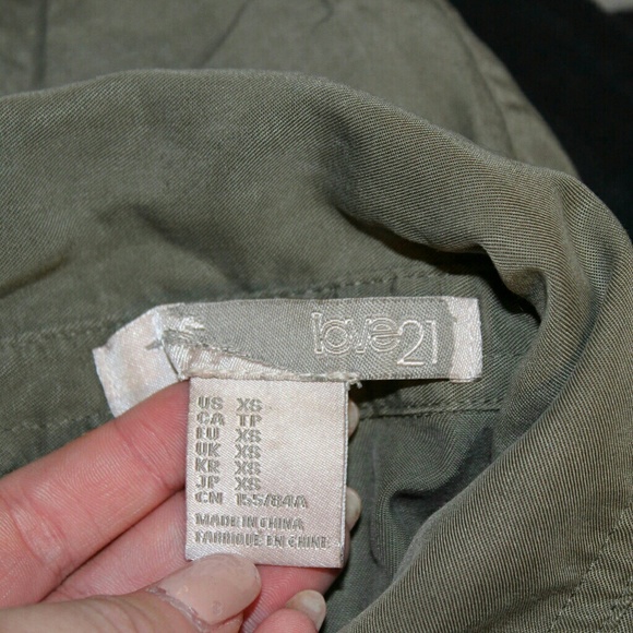 Forever 21 Studded Green Button Up XS - Picture 8 of 8